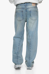 PLEATED RELAXED FIT JEANS LIGHT BLUE