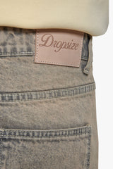 PLEATED RELAXED FIT JEANS WASHED BEIGE