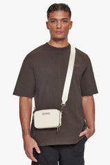 ESSENTIALS SHOULDER BAG SMALL CREAM