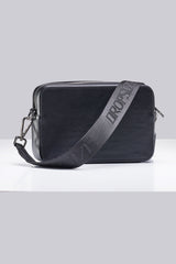 ESSENTIALS SHOULDER BAG BLACK
